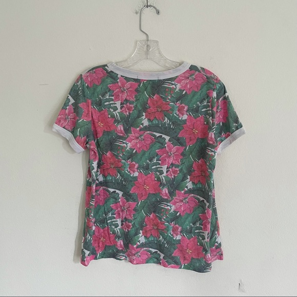 Wildfox Island Holiday Johnny Ringer Tee Shirt Floral Print Poinsettia Flower - Picture 5 of 5